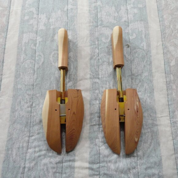 Men's Warehouse, Shoe Tree's, Cedar - Picture 3 of 9